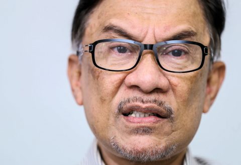 Disconnected Anwar is Disappearing into the Darkness